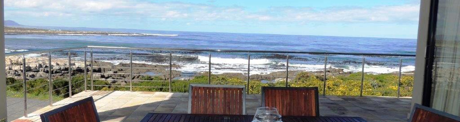 Whalesong Villa, Hermanus Holiday Rentals, self catering seafront holiday home