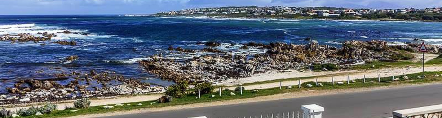 Hermanus Holiday Rentals, Geheim, Self catering seafront holiday house, Onrus seafront home